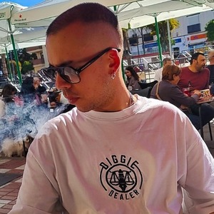 Square_diggie_dealer