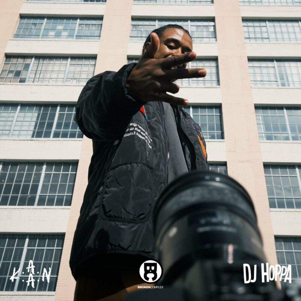 Portada de The Plot Thickens