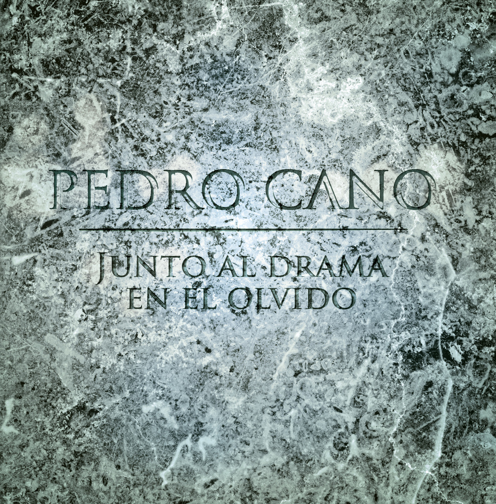 Junto Al Drama En El Olvido