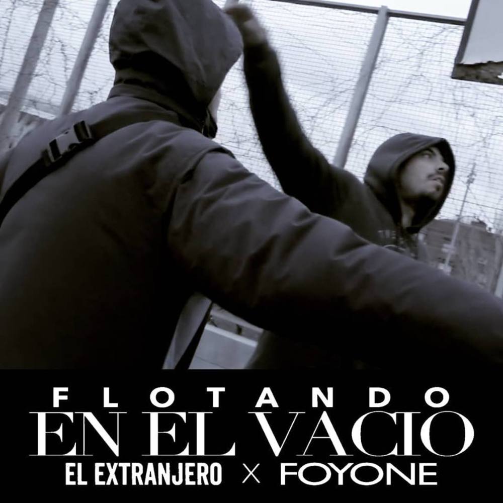 Flotando En El Vacío