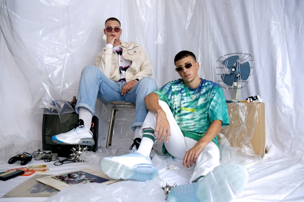 Apollo T & Moed