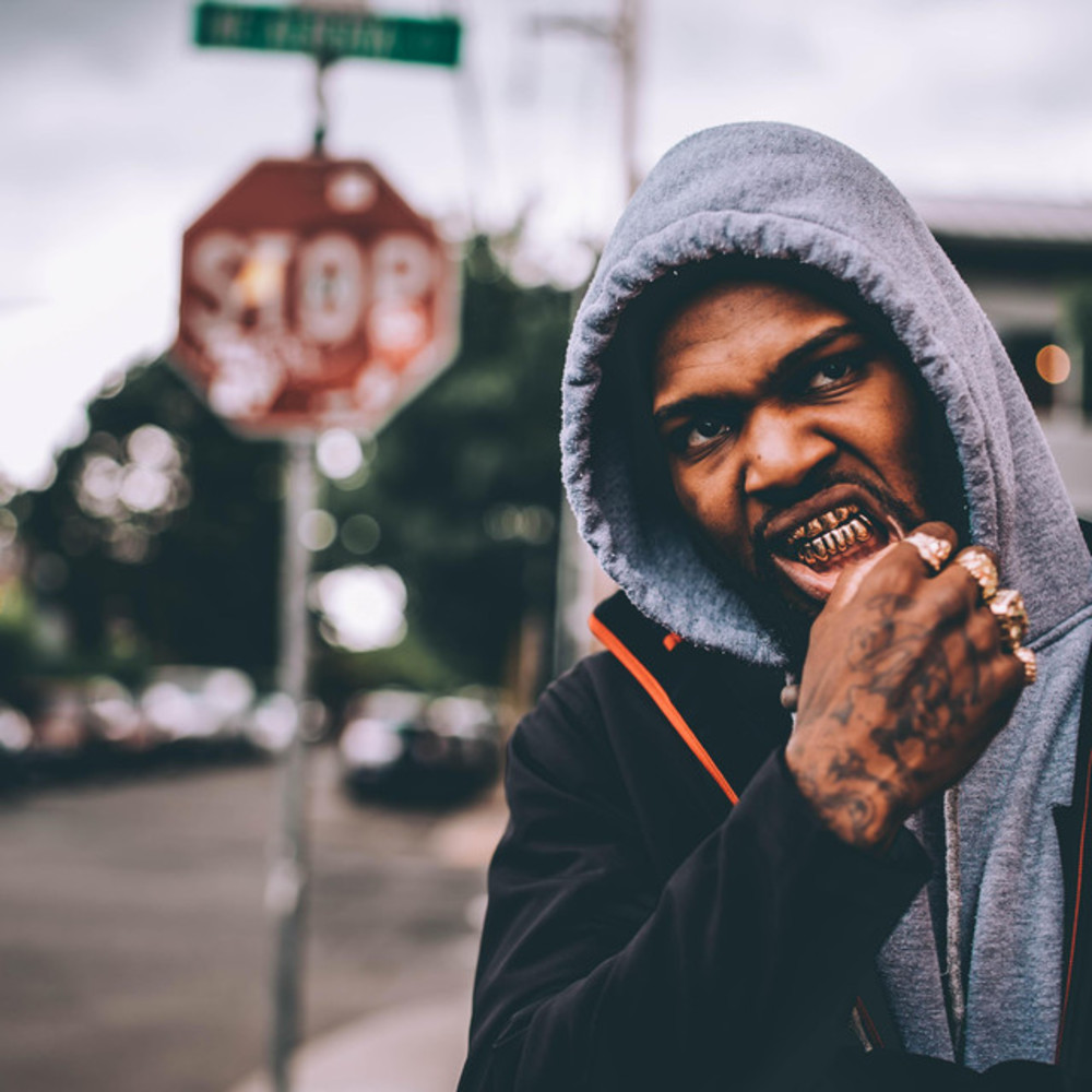 Raz Simone